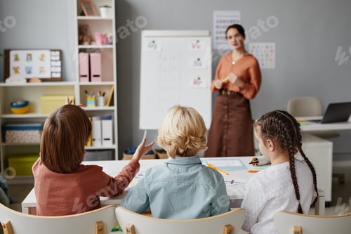 Preview: Children sitting at English lesson