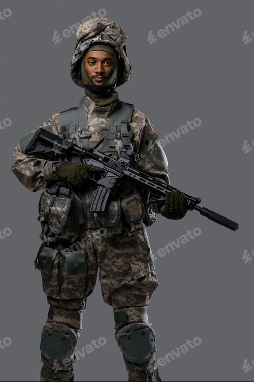 Preview: Dark skinned soldier in military uniform