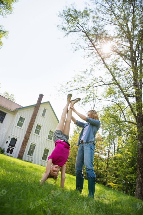 Preview: A family summer gathering at a farm. A shared meal, a homecoming.