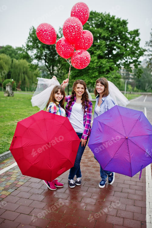 Preview: Hen party
