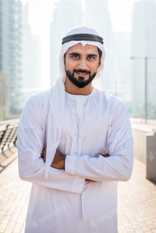 Preview: Arabic man with kandora in Dubai