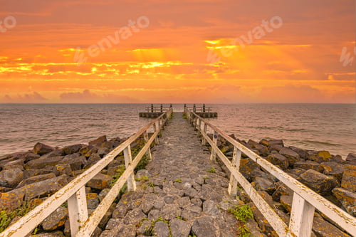 Preview: Pier in water of lake IJsselmeer