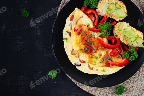 Preview: Omelette with paprika, cheese and tomatoes with sandwiches