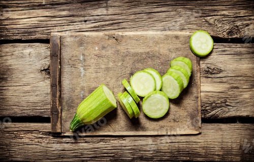 Preview: Sliced zucchini on the old Board.