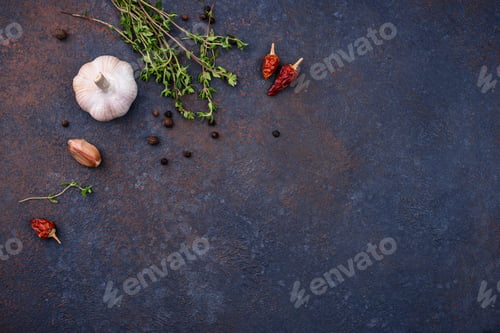 Preview: Tomatoes, thyme, garlic and spices