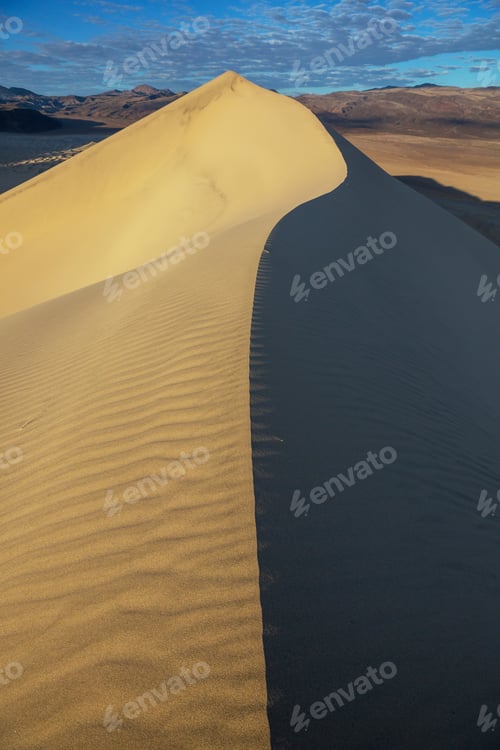 Preview: Sand dunes in California
