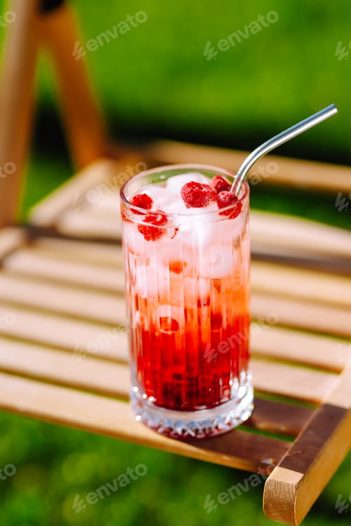 Preview: Alcoholic and non-alcoholic summer drinks with ice cubes of lemon, lime, fruits and mint. Holiday.