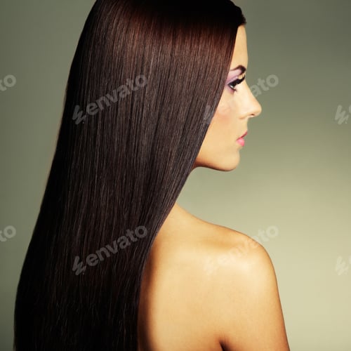 Preview: Fashion photo of a young woman with dark hair