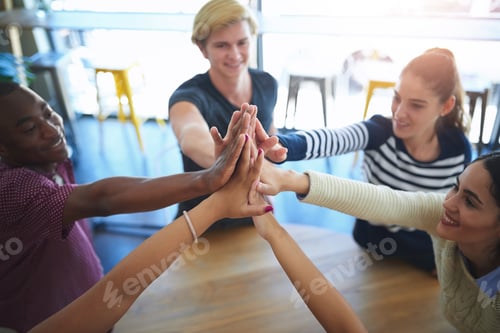 Preview: United in the name of friendship