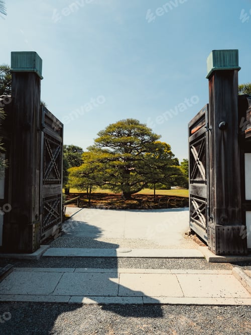 Preview: The Gates Of Nature In Japan