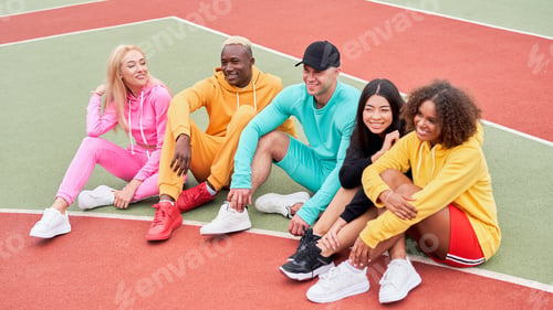 Preview: Multi-ethnic group people teenage friends