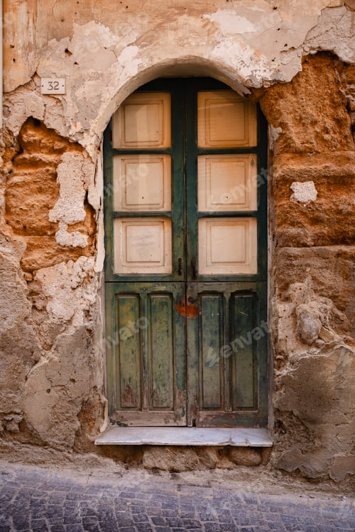 Preview: picturesque streets and alleyways of the city of agrigento, sicily, italy