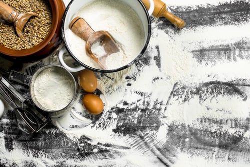 Preview: Flour with wheat grains.