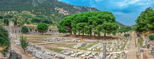 Preview: Ruins of antique Ephesus in Turkey