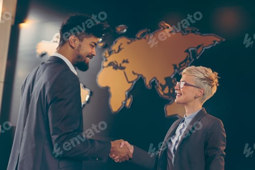 Preview: Business people shaking hands