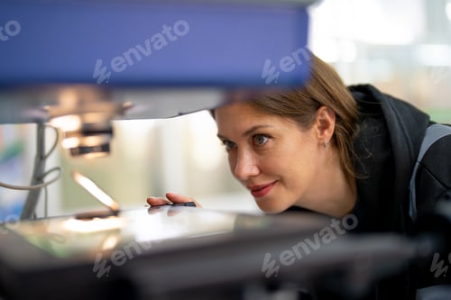Preview: High Tech Robotic Arm with an Artificial Intelligence Computer Processor Unit in its