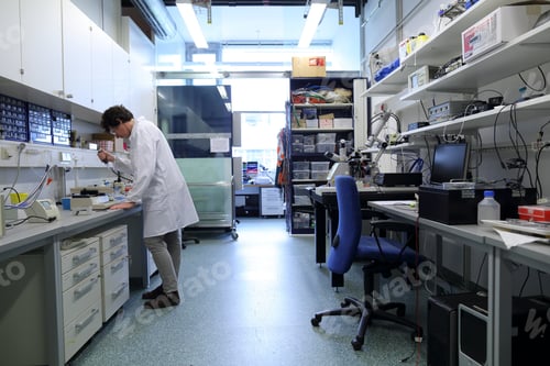 Preview: Scientist in a biological lab