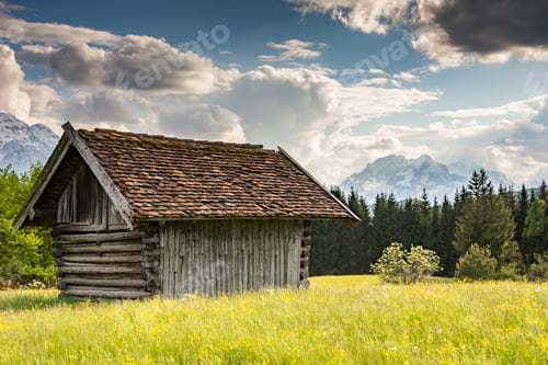 Preview: Alpine barn in the Karwendel Mountain range
