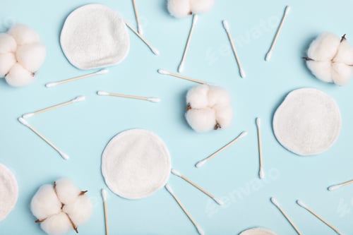 Preview: Cotton bolls, bamboo ear sticks and cotton pads. Eco-friendly skin cleansing products