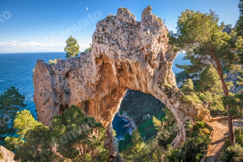 Preview: Natural Arch in Capri, Italy