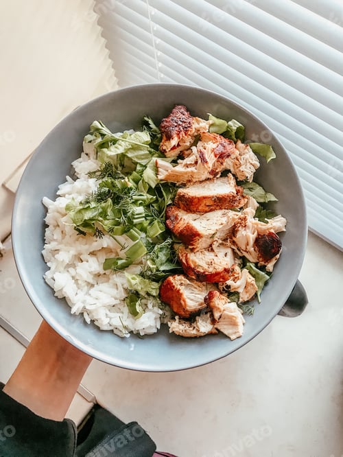 Preview: Bowl with Rice, Greens and Grilled Chicken