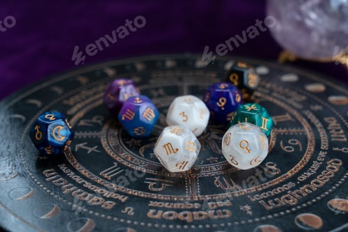 Preview: Zodiac horoscope with divination dice