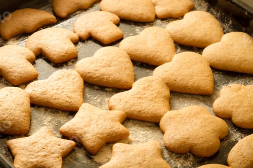 Preview: Freshly baked gingerbread cookies