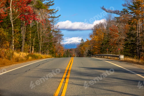 Preview: Mount Washington from road