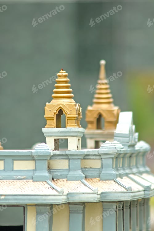 Preview: fence with golden pagoda.
