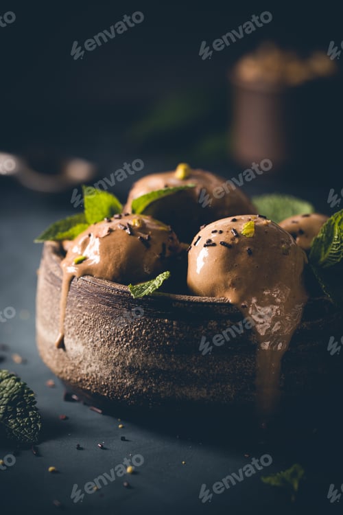 Preview: Coffee or chocolate ice cream