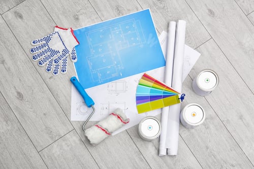Preview: Set with decorator tools and items on floor