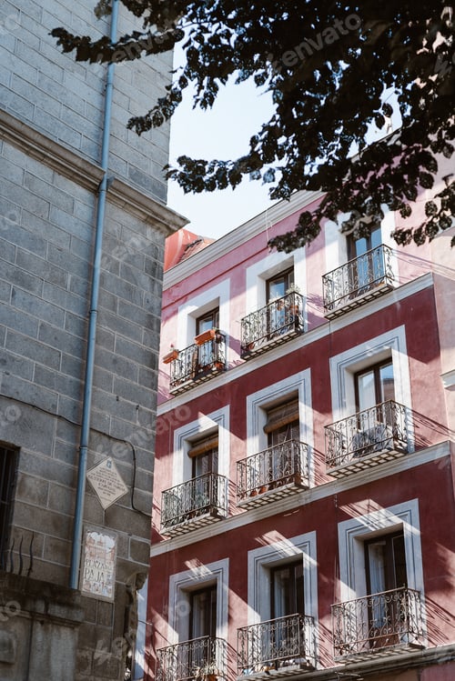 Preview: Old residential building in central Madrid, Spain
