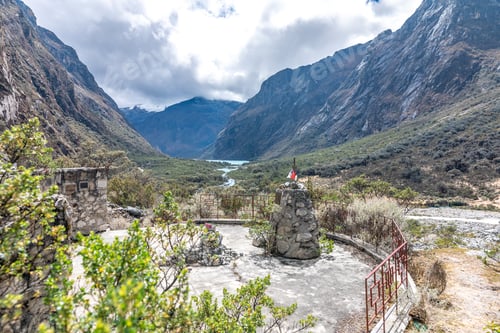 Preview: monument to the Czechoslovak mountaineering expedition in Peru