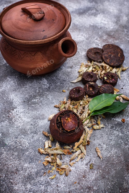 Preview: Different pressed Chinese pu-erh tea