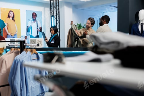 Preview: Customer and cashier talking at checkout