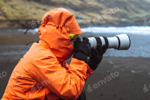 Preview: Landscape photographer at Tjørnuvík beach in the Faroe Islands