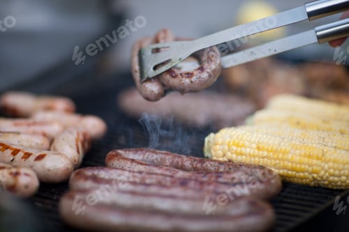 Preview: Grilled Sausages and Corn on the Cob