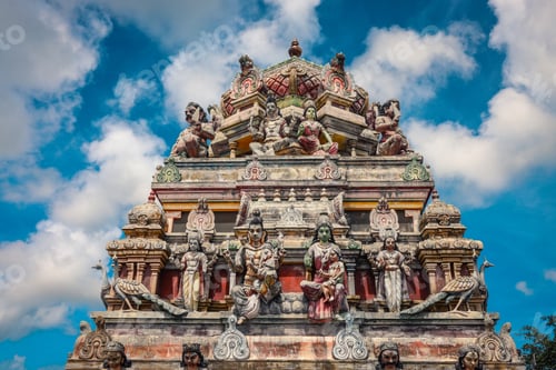 Preview: Impressive Indian Temple Tower With Statues on Top