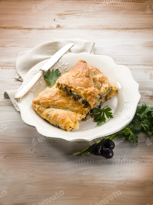 Preview: strudel stuffed with tuna and black olives
