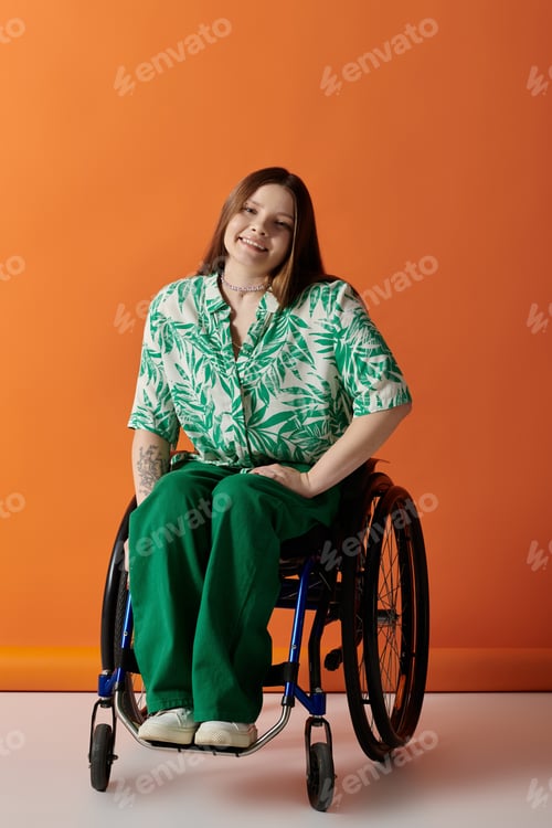 Preview: Vibrant style, smiling confidence: young woman in wheelchair