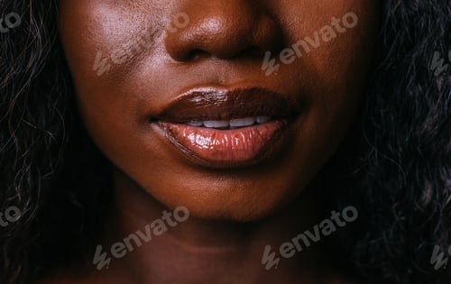 Preview: Beauty portrait of beautiful black woman