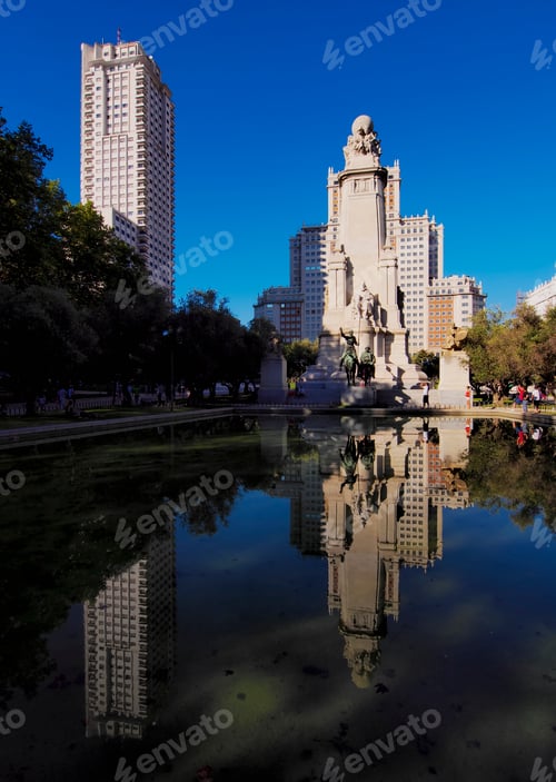 Preview: Plaza Espana in Madrid