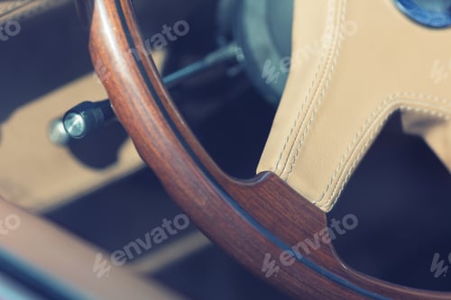 Preview: Wooden steering wheel