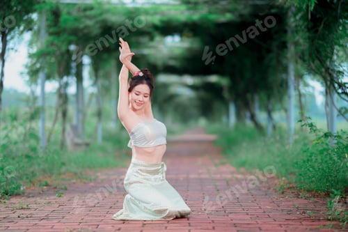 Preview: chinese dancing