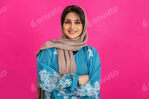 Preview: Arabic woman with abaya in studio