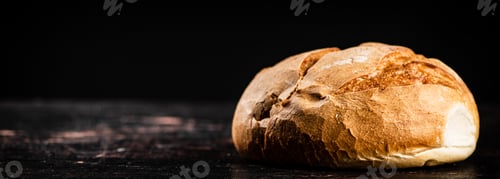 Preview: Fresh fragrant bread on the table.