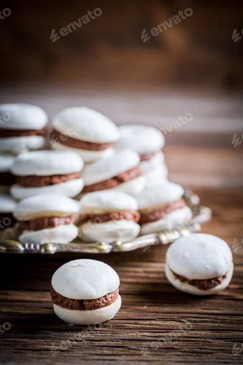 Preview: Macaroons with nut and chocolate filling