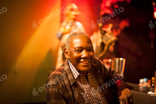 Preview: Portrait of senior man at cocktail bar, Rio De Janeiro, Brazil