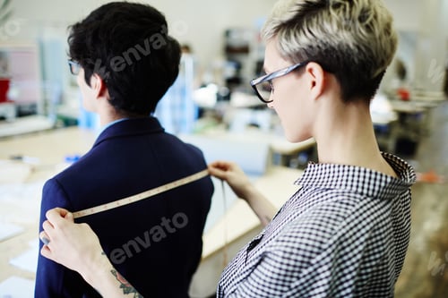 Preview: Work of seamstress