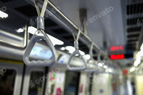 Vista previa: Handles on Subway Train